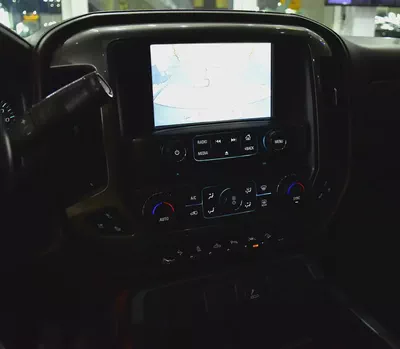 ORIGINAL PAINT ( صبغ وكاله ) Chevrolet Silverado High Country 4x4 6.2 L ( 2017 Model ) GCC Specs-14