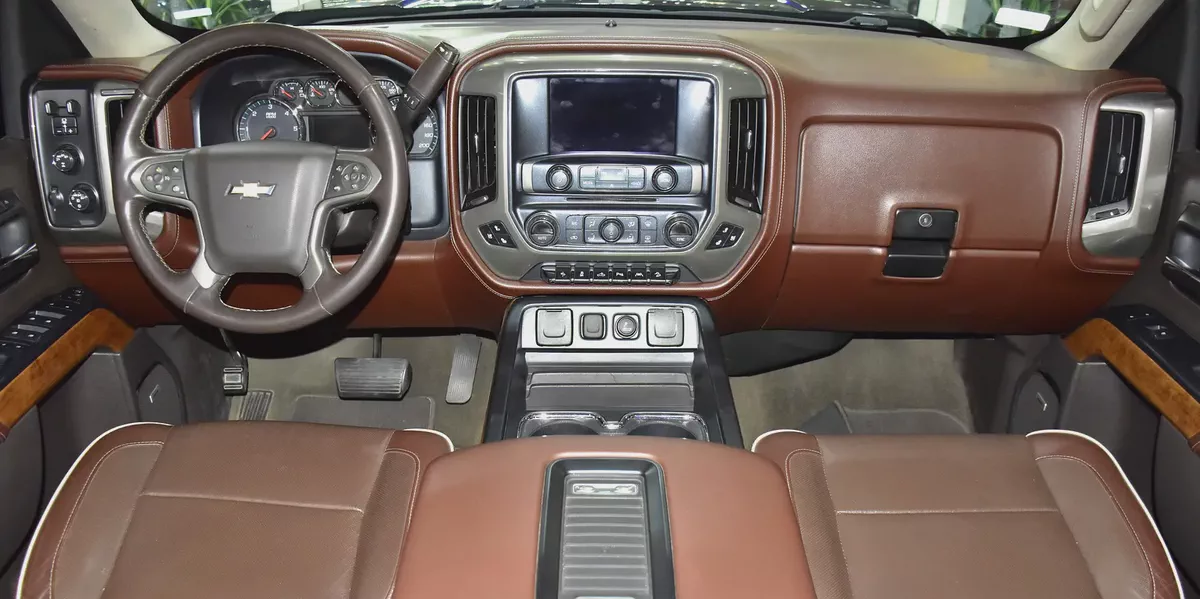 ORIGINAL PAINT ( صبغ وكاله ) Chevrolet Silverado High Country 4x4 6.2 L ( 2017 Model ) GCC Specs-10-10