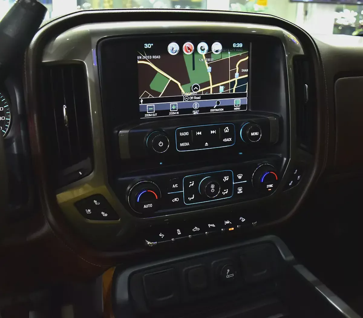 ORIGINAL PAINT ( صبغ وكاله ) Chevrolet Silverado High Country 4x4 6.2 L ( 2017 Model ) GCC Specs-13-13