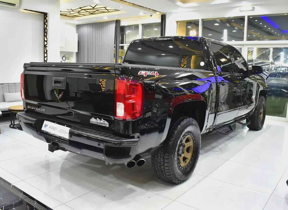 ORIGINAL PAINT ( صبغ وكاله ) Chevrolet Silverado High Country 4x4 6.2 L ( 2017 Model ) GCC Specs-5-5