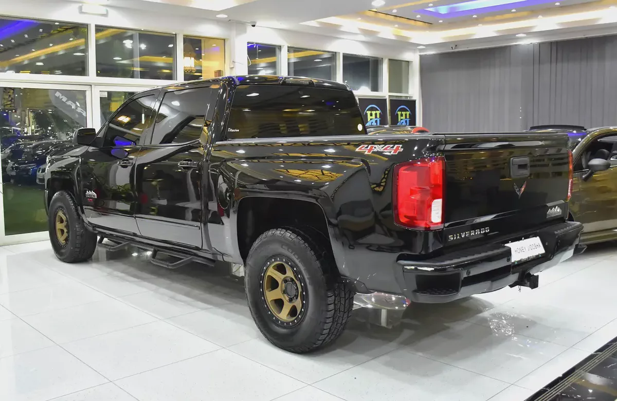 ORIGINAL PAINT ( صبغ وكاله ) Chevrolet Silverado High Country 4x4 6.2 L ( 2017 Model ) GCC Specs-6-6