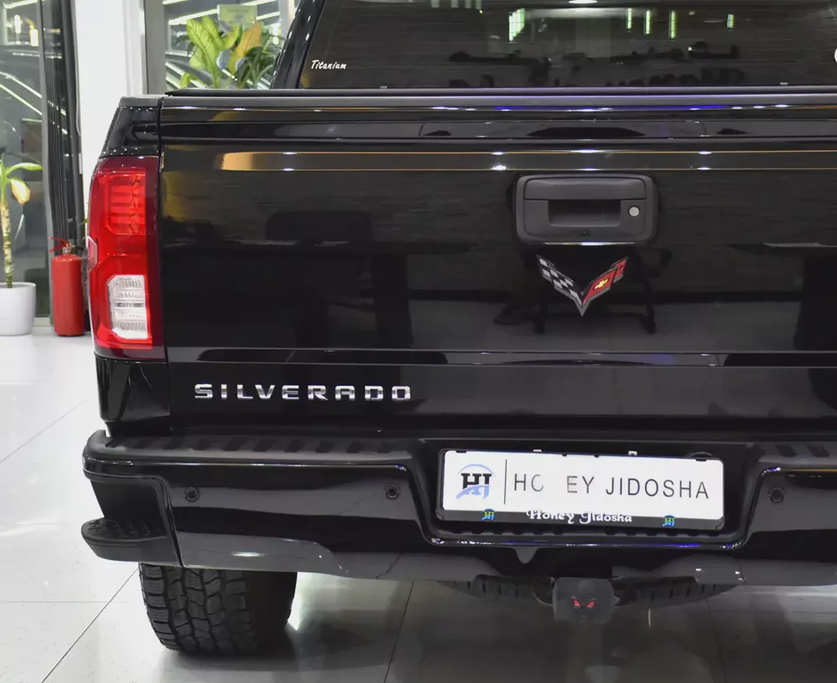 ORIGINAL PAINT ( صبغ وكاله ) Chevrolet Silverado High Country 4x4 6.2 L ( 2017 Model ) GCC Specs-7-7