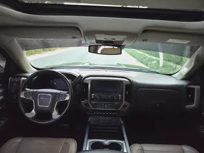 GMC Sierra Denali 2018 GCC Specs - Immaculate Condition-8