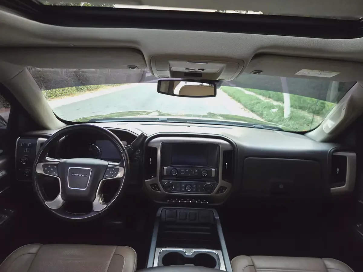 GMC Sierra Denali 2018 GCC Specs - Immaculate Condition-8-8