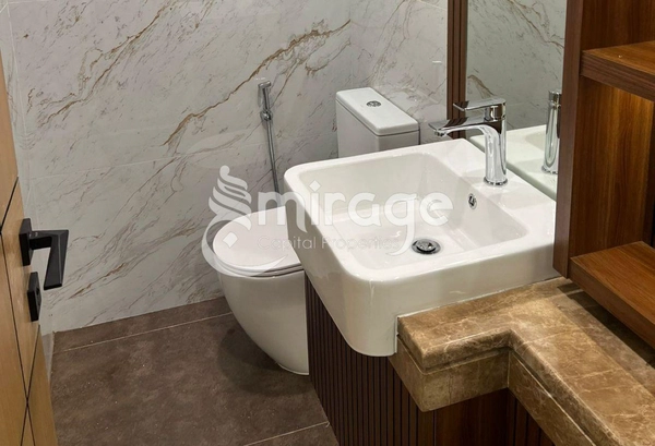 1BR APT Furnished | Modern Amenities | Prime Area