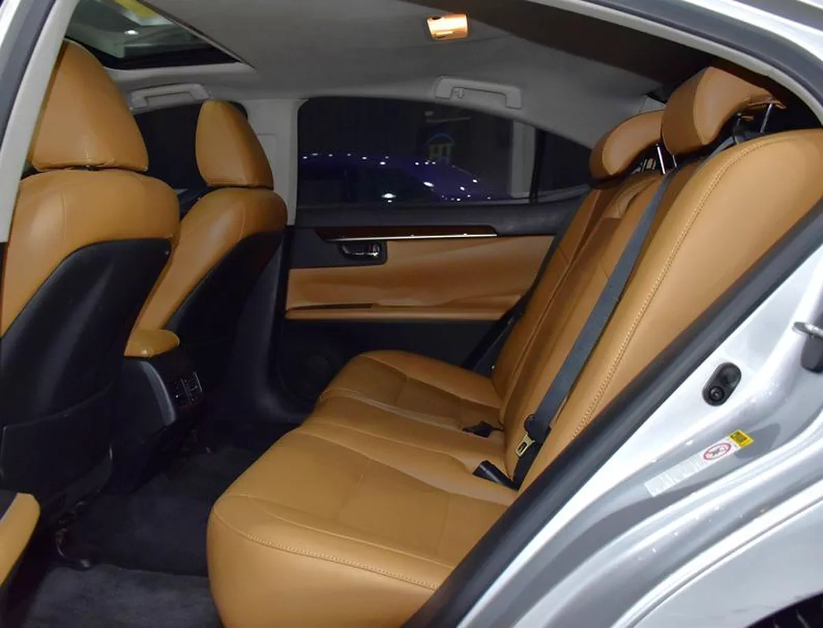 Lexus ES350 ( 2015 Model ) in Silver Color American Specs-11-11