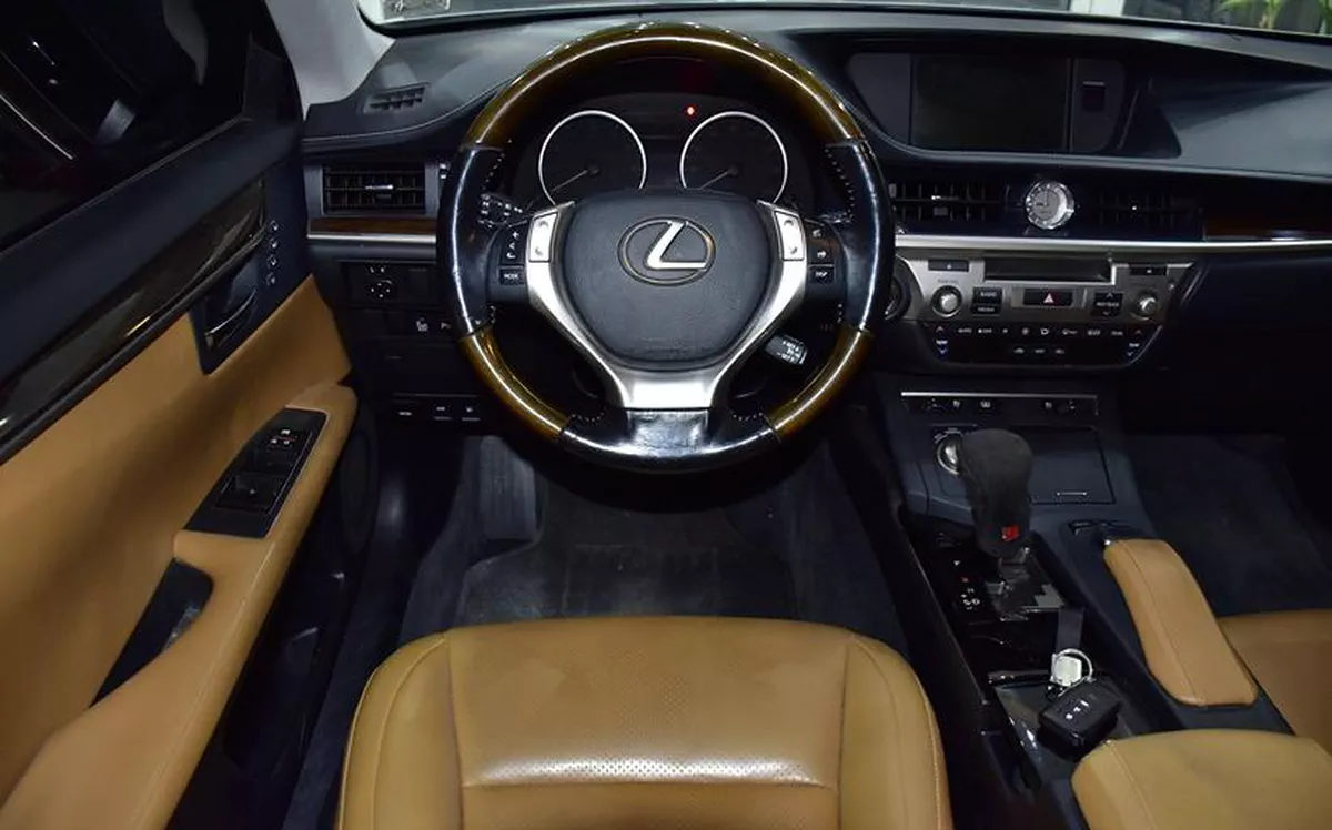 Lexus ES350 ( 2015 Model ) in Silver Color American Specs-1-1