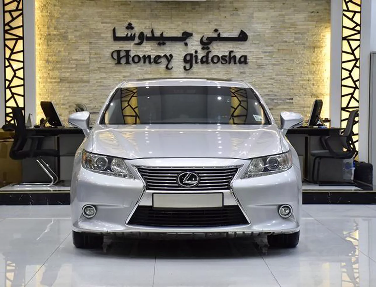 Lexus ES350 ( 2015 Model ) in Silver Color American Specs