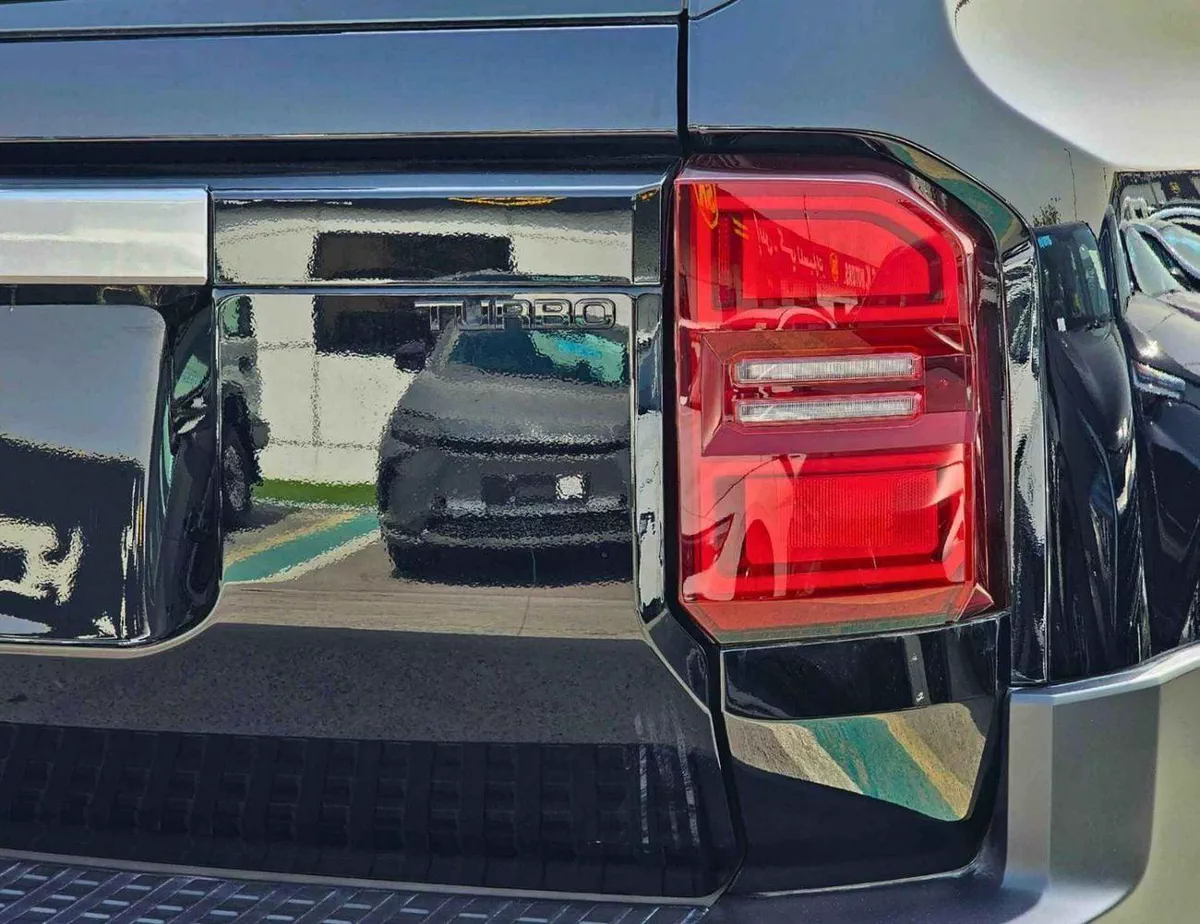Toyota Prado VXR ALL ROUNDER || MID OPTION || 2.4L PETROL V4 || LETHAER WITH DRIVER PWR SEAT || COOL BOX (CODE#PP-12-0