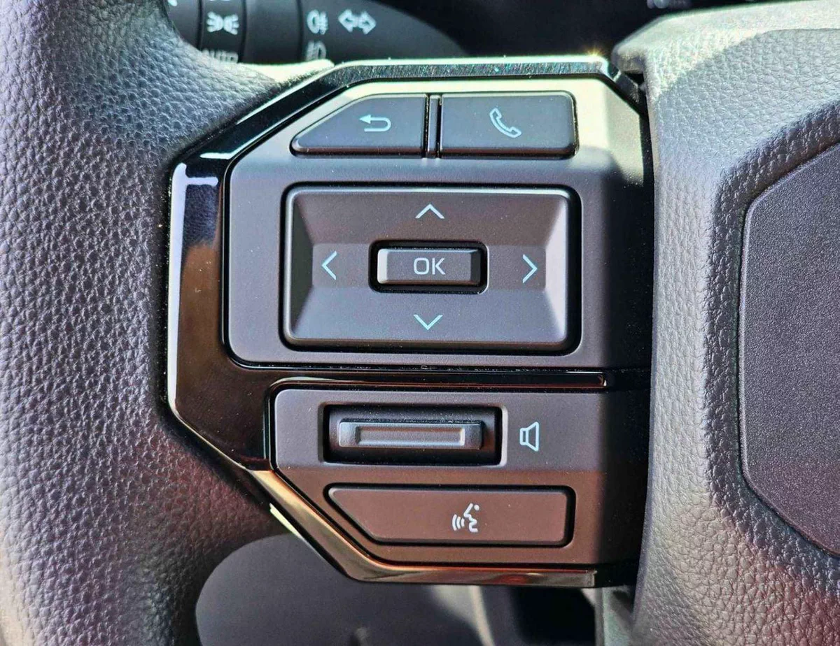 Toyota Prado VXR ALL ROUNDER || MID OPTION || 2.4L PETROL V4 || LETHAER WITH DRIVER PWR SEAT || COOL BOX (CODE#PP-22-0