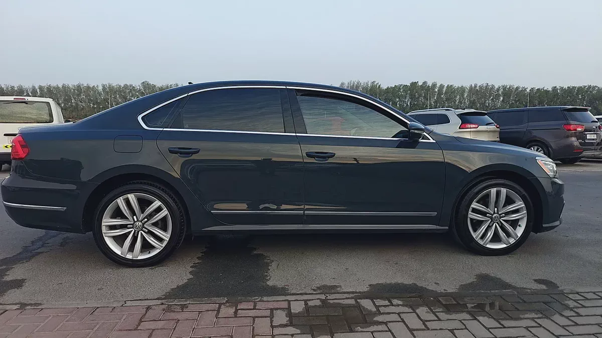 Volkswagen Passat Highline 2016 | GCC Specs | Full Option-2-2