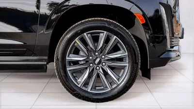 Cadillac Escalade  5TH GEN | 2-YEAR WARRANTY + SERVICE AVAILABLE | IN-HOUSE FINANCING | 0% DOWNPAYMENT (BANK)-4