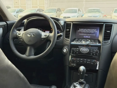 Infiniti QX70 - 2018  Gulf Specs, Full Option, Accident-Free-8