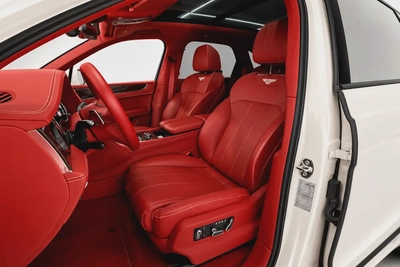 Bentley Bentayga 2019 | V8 Twin-Turbo | GCC Specs | Excellent Condition-10