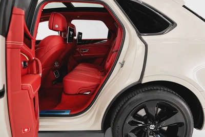 Bentley Bentayga 2019 | V8 Twin-Turbo | GCC Specs | Excellent Condition-14