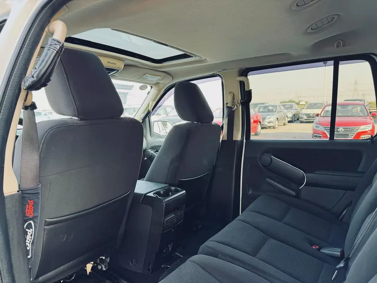 FORD EXPLORER | XLT | 2010 | ONLY : 88622 KM | JAPAN IMPORT | CLEAN TITLE-11-11
