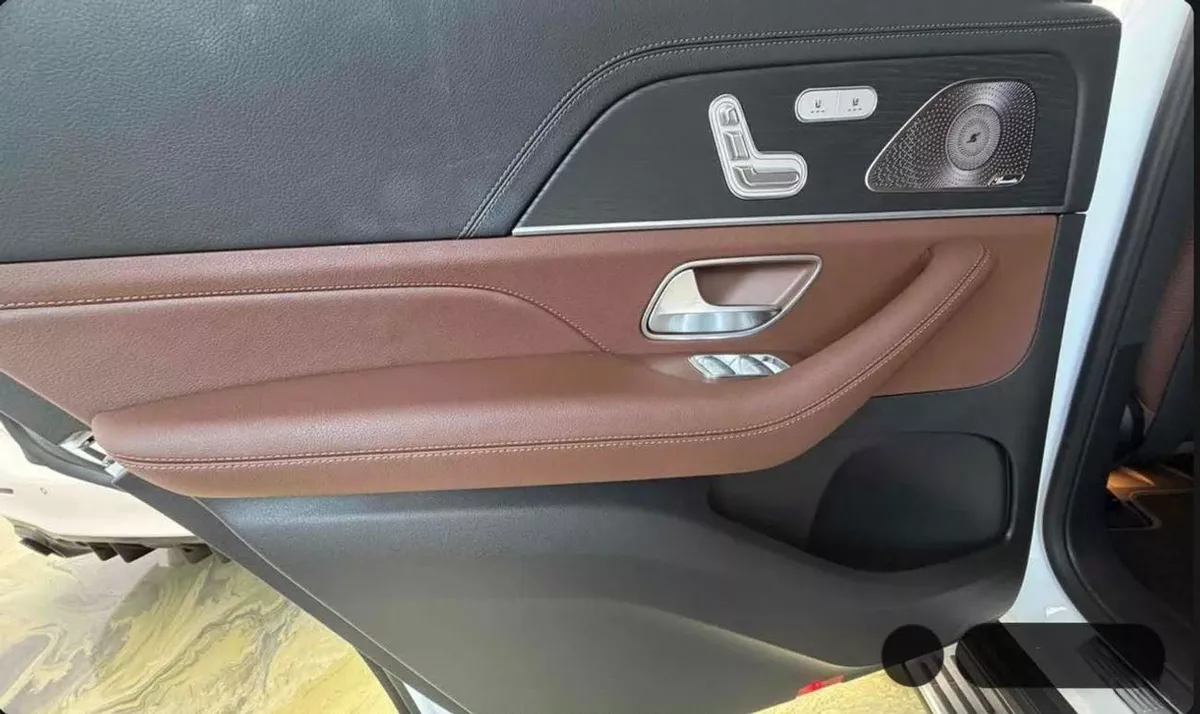 Mercedes Benz GLS580 4MATIC Perfect condition-7-0