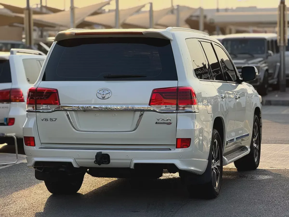 تويوتا لاند كروزر في اكس ار 5.7Toyota Land Cruiser VXR 2021 GCC Specs-8-8