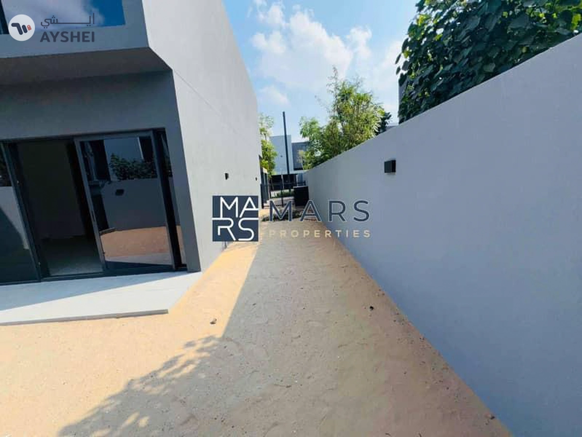 Luxurious brand new 3 bedroom villa in robinia just in 155k-9-9