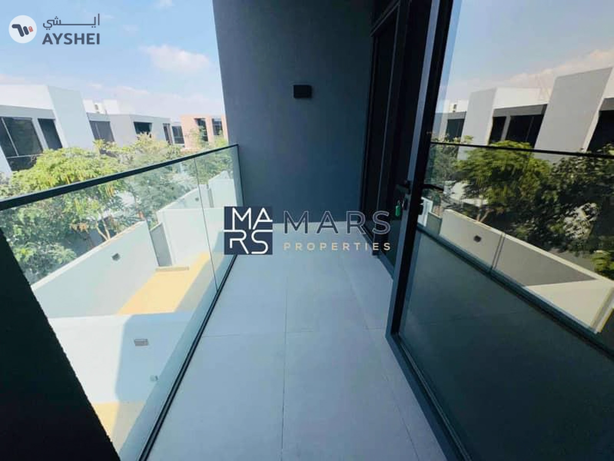 Luxurious brand new 3 bedroom villa in robinia just in 155k-22-22