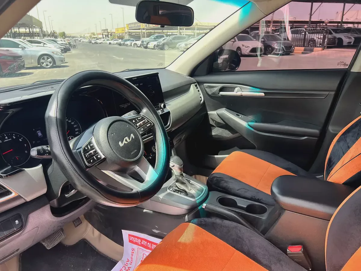 2023 Kia Seltos EX | GCC Specs | Low Mileage | Warranty-12-12