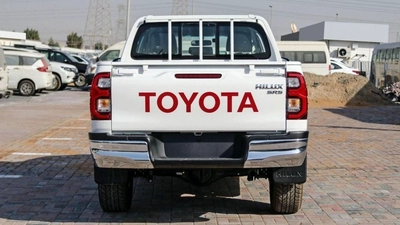 Toyota Hilux SGLX HILUX SR5 2.4L MT DIESEL 2024-4