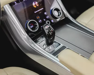 RANGE ROVER SPORT SE - V6 - 2018 - GCC - GOOD CONDITION-9