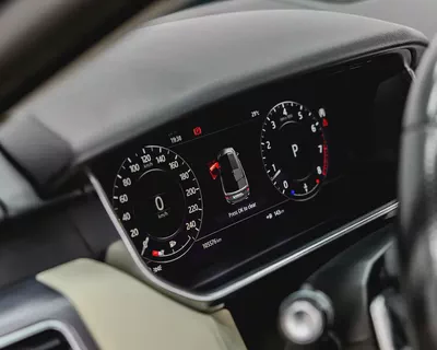 RANGE ROVER SPORT SE - V6 - 2018 - GCC - GOOD CONDITION-8