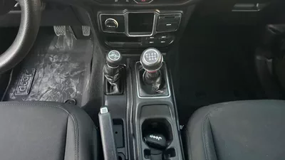 Jeep Gladiator Willys Manual transmission | USA Specs-9