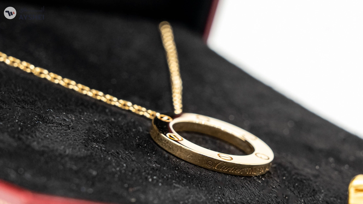 CARTIER LOVE pendant - Yellow gold LOVE necklace, 18K yellow gold-1-1