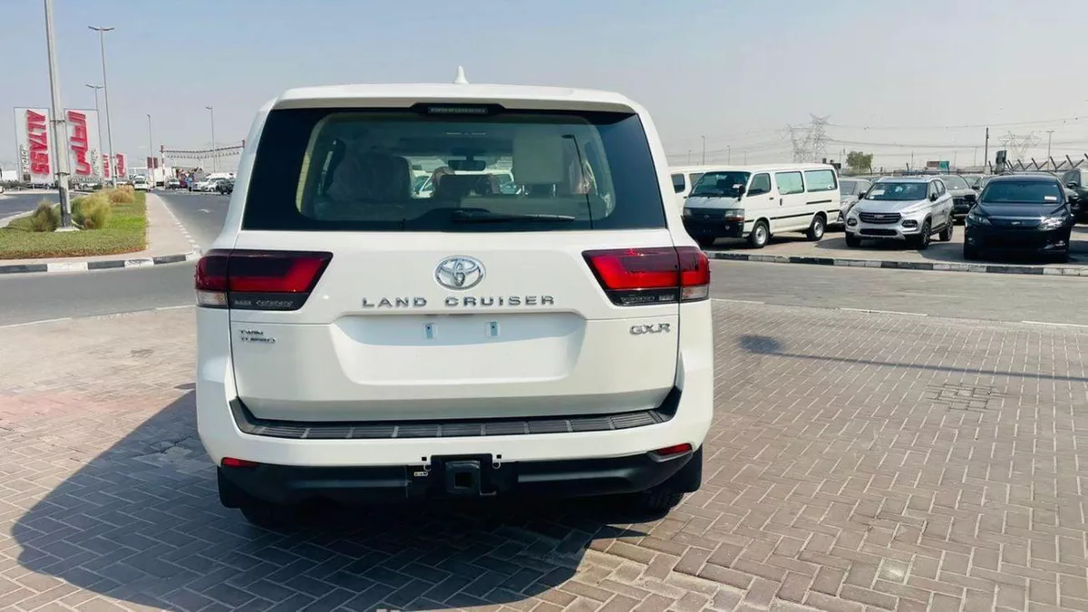 Toyota Land Cruiser GXR 3.5L-1-0