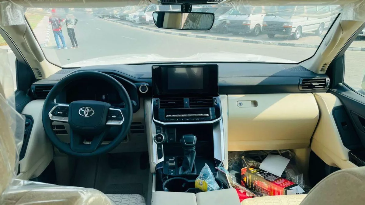 Toyota Land Cruiser GXR 3.5L-8-0