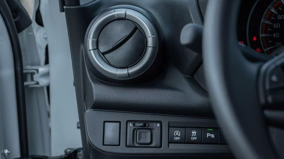 Suzuki Celerio STD (NON GCC) GL 1.0P AT MY2023 – SILVER-13-0