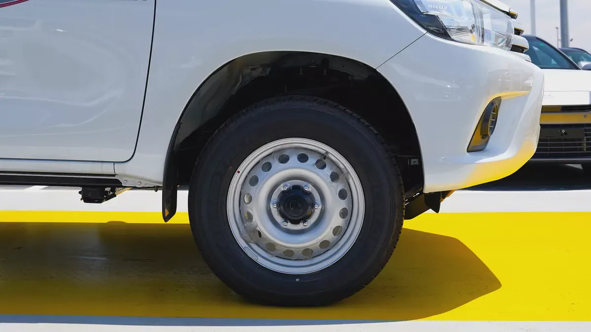 Toyota Hilux Double Cab GL 2026 GCC Specs-4-4