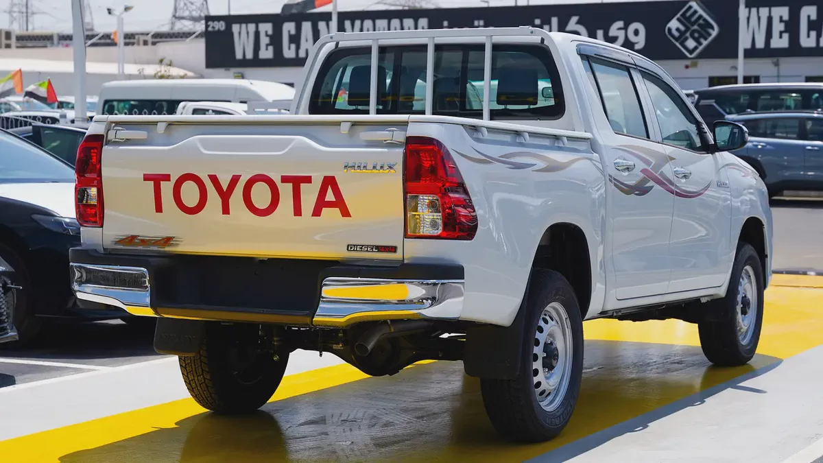 Toyota Hilux Double Cab GL 2026 GCC Specs-5-5
