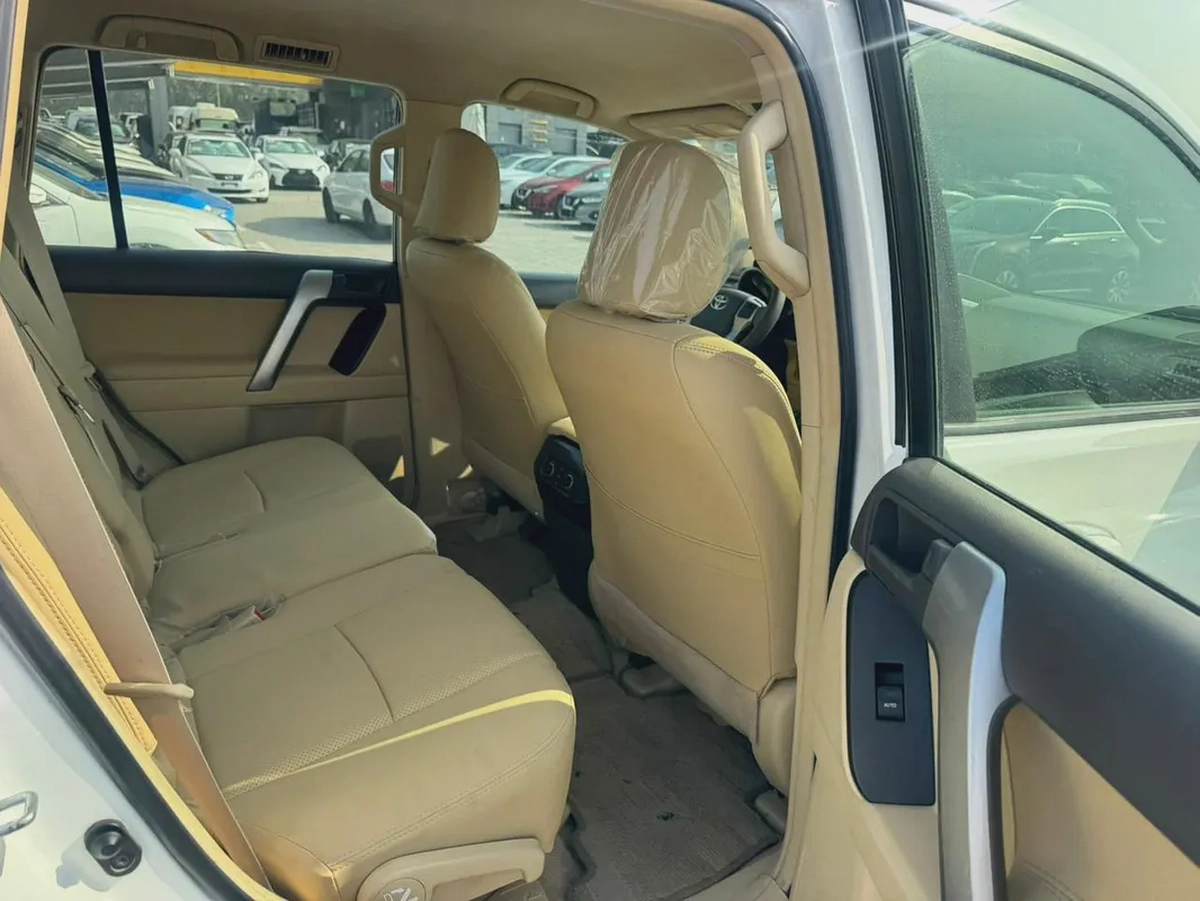 Toyota Prado 2014 white cooor GCc Caleb car-9-9