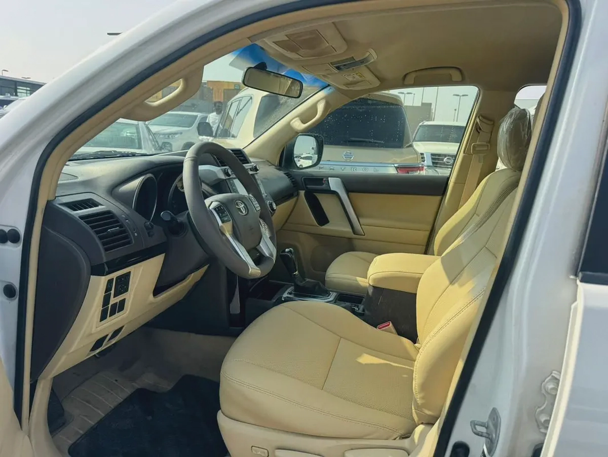 Toyota Prado 2014 white cooor GCc Caleb car-3-3