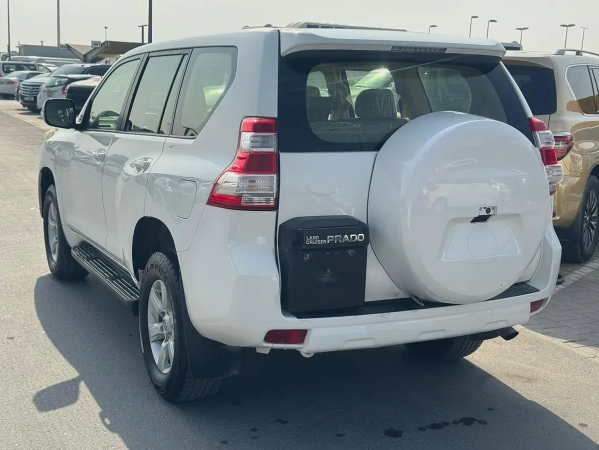 Toyota Prado 2014 white cooor GCc Caleb car-5-5