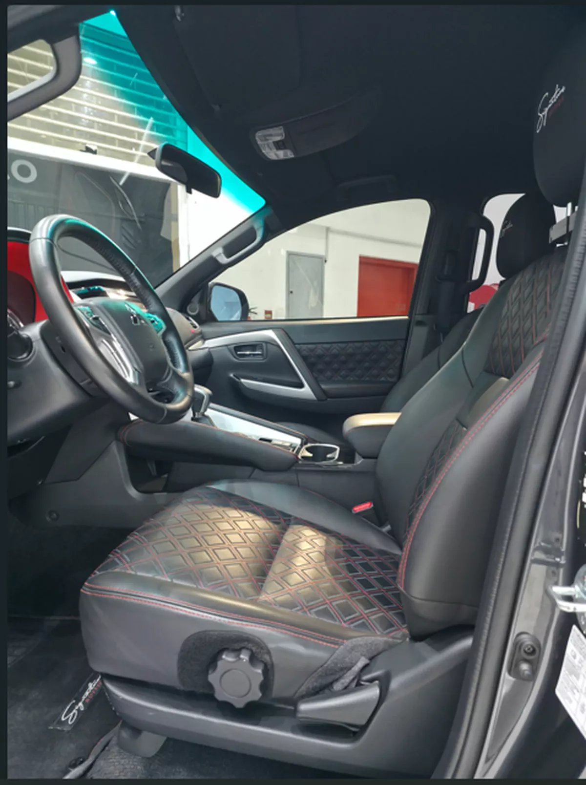 2022 Mitsubishi Montero Sport Signature Edition 3.0L V6 // EMI Starts from 1,350 AED-2-2