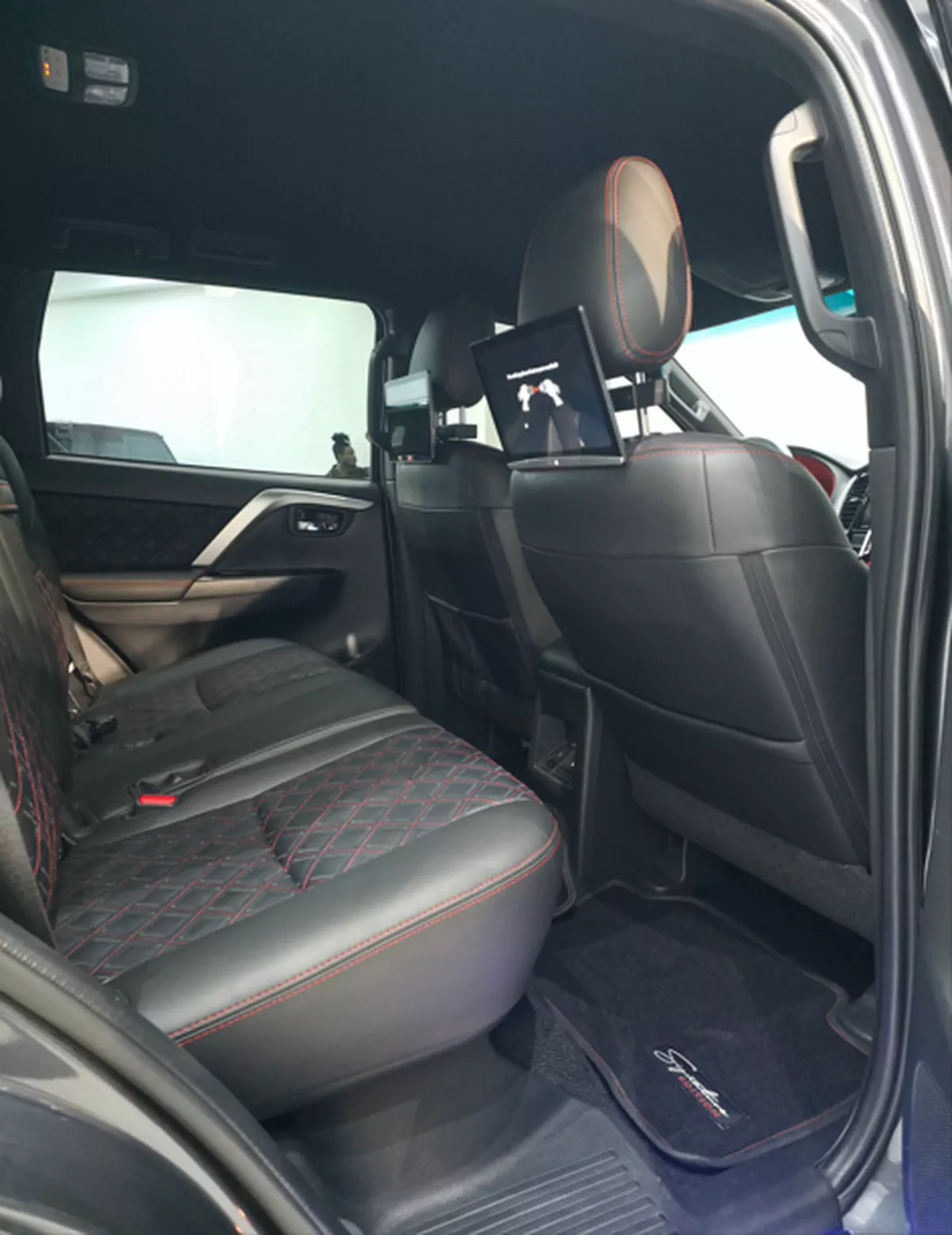 2022 Mitsubishi Montero Sport Signature Edition 3.0L V6 // EMI Starts from 1,350 AED-3-3