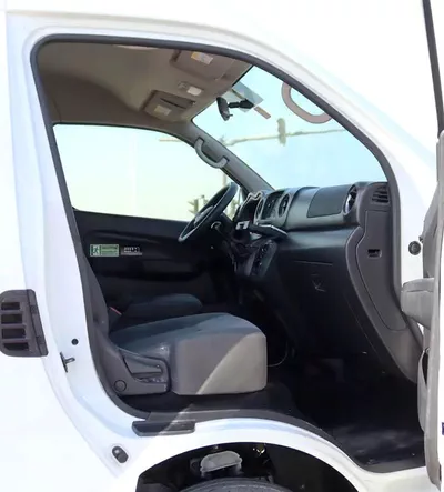 Nissan Urvan HIGH ROOF WIDE BODY 2.5 L | | GCC | Accident-Free | In Excellent Condition | 1428 P.M-8