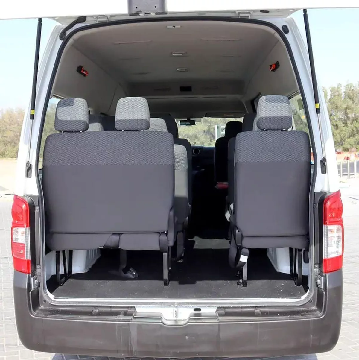 Nissan Urvan HIGH ROOF WIDE BODY 2.5 L | | GCC | Accident-Free | In Excellent Condition | 1428 P.M-10-0