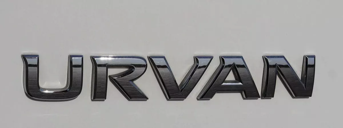 Nissan Urvan HIGH ROOF WIDE BODY 2.5 L | | GCC | Accident-Free | In Excellent Condition | 1428 P.M-6-0