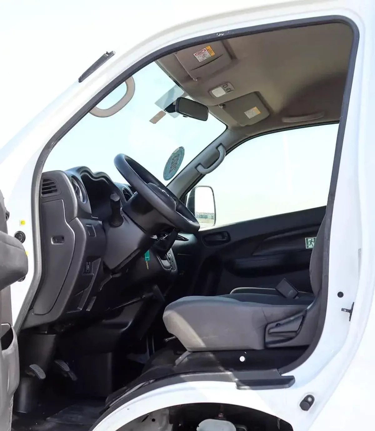 Nissan Urvan HIGH ROOF WIDE BODY 2.5 L | | GCC | Accident-Free | In Excellent Condition | 1428 P.M-7-0