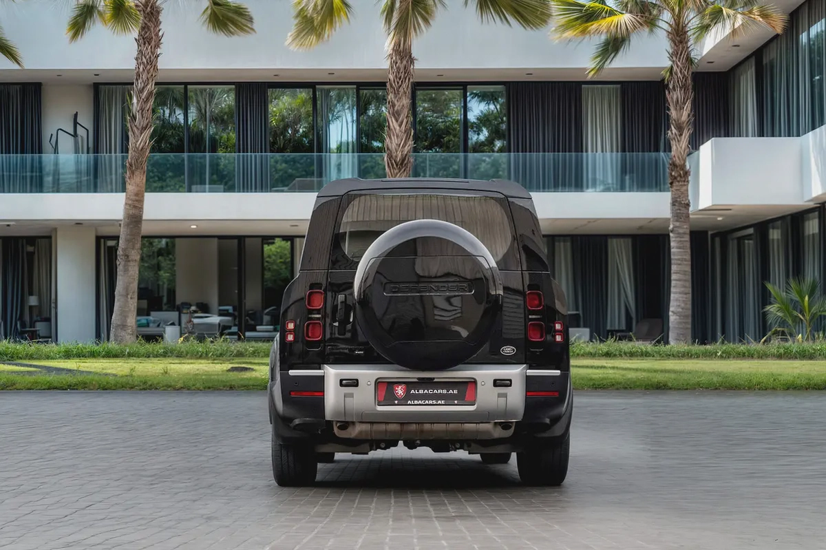 4,603 P.M | Landrover Defender P400 130 | 0% Downpayment | WARRANTY!-4-4