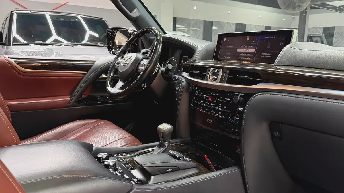 Lexus LX570 Platinum | Original Paint | Agency Service History | 1 Owner-17-17
