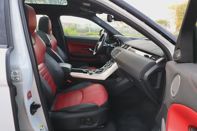 EVOQUE ( R-DYNAMIC ) - GCC SPECS - UNDER WARRANTY - ACCIDENT FREE - FULL SERVICE HISTORY --15