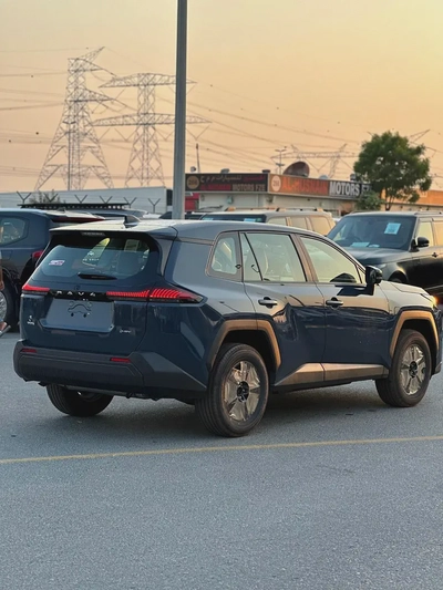 Toyota Rav 4 LE 2.5L HYBRID FWD 2026 GCC Specs-3