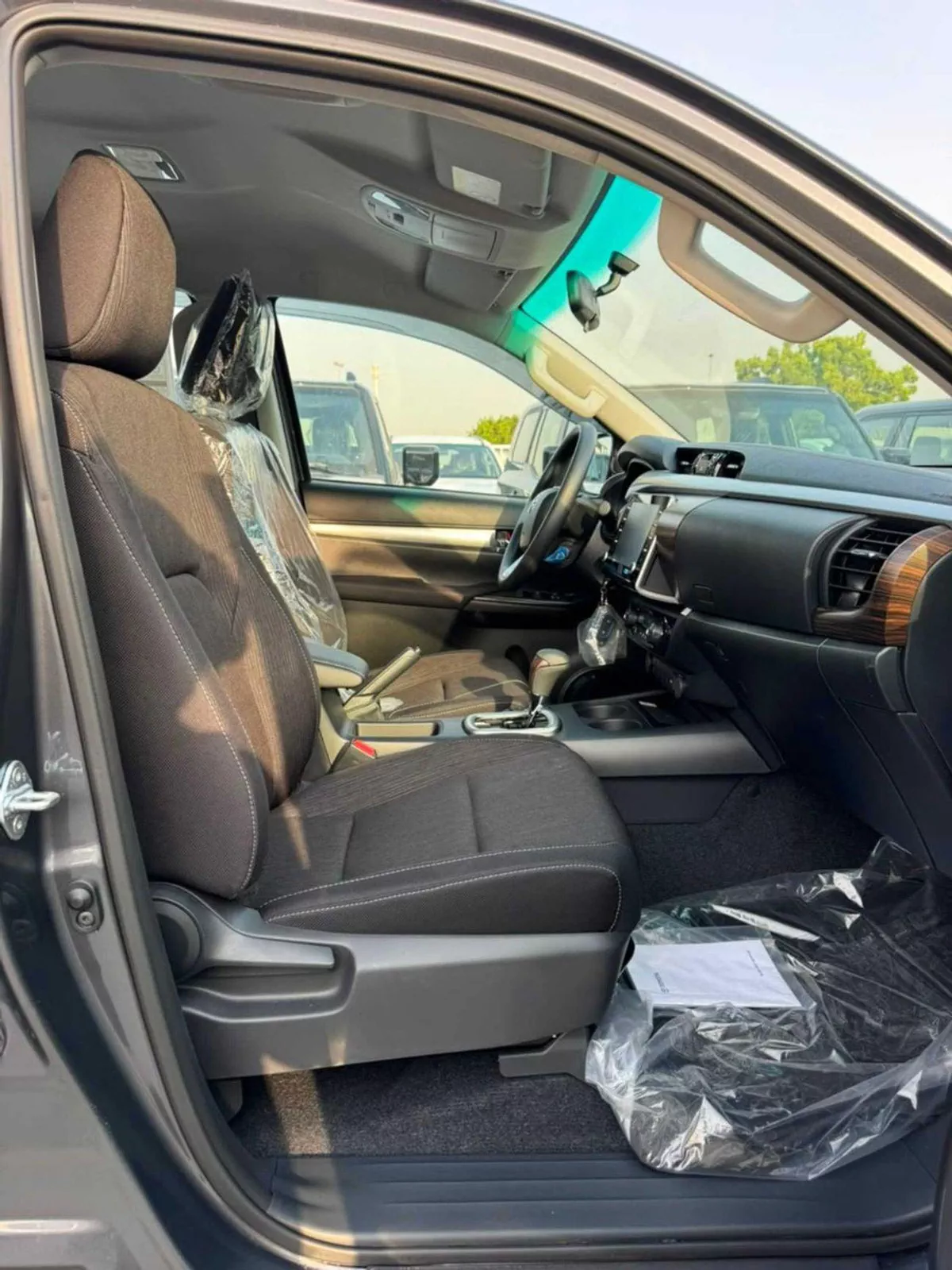 Toyota Hilux SR5 DOUBLE CABIN || 2.8L V4 DIESEL || BLIND SPOT |  (CODE # HDAH1)-9-0