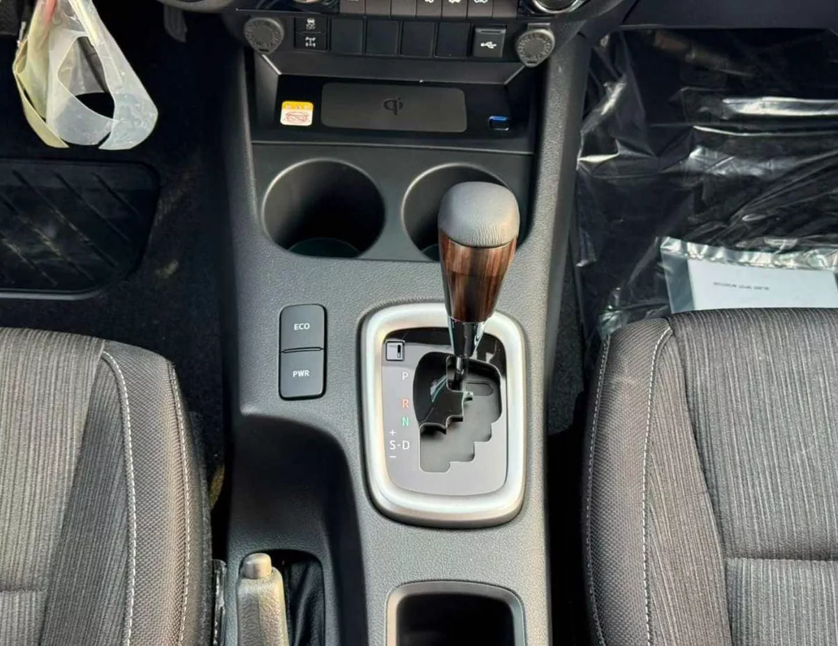 Toyota Hilux SR5 DOUBLE CABIN || 2.8L V4 DIESEL || BLIND SPOT |  (CODE # HDAH1)-16-0